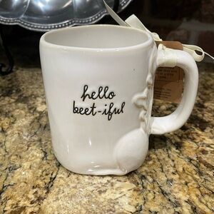 Rae Dunn Hello Beet-iful 3d beet design 19.5oz mug - Brand new! 🫜